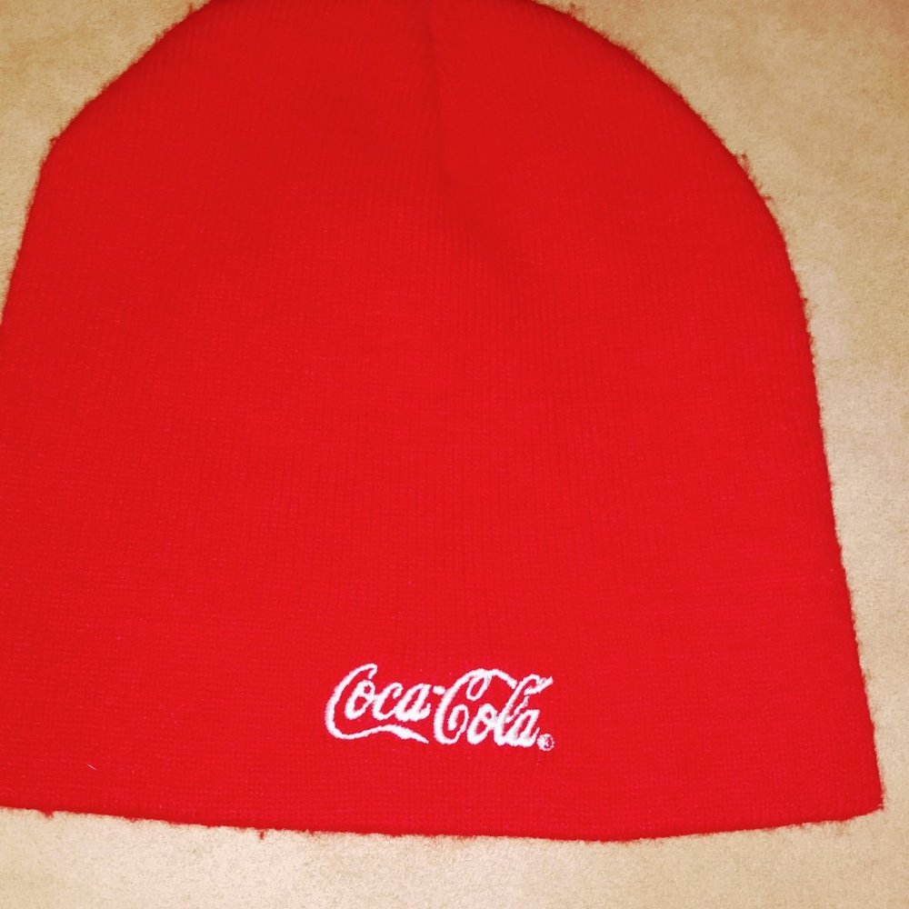 COCO COLA RED KNIT HAT